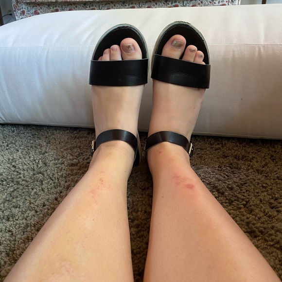 Black strap sandals - Picture 3 of 3